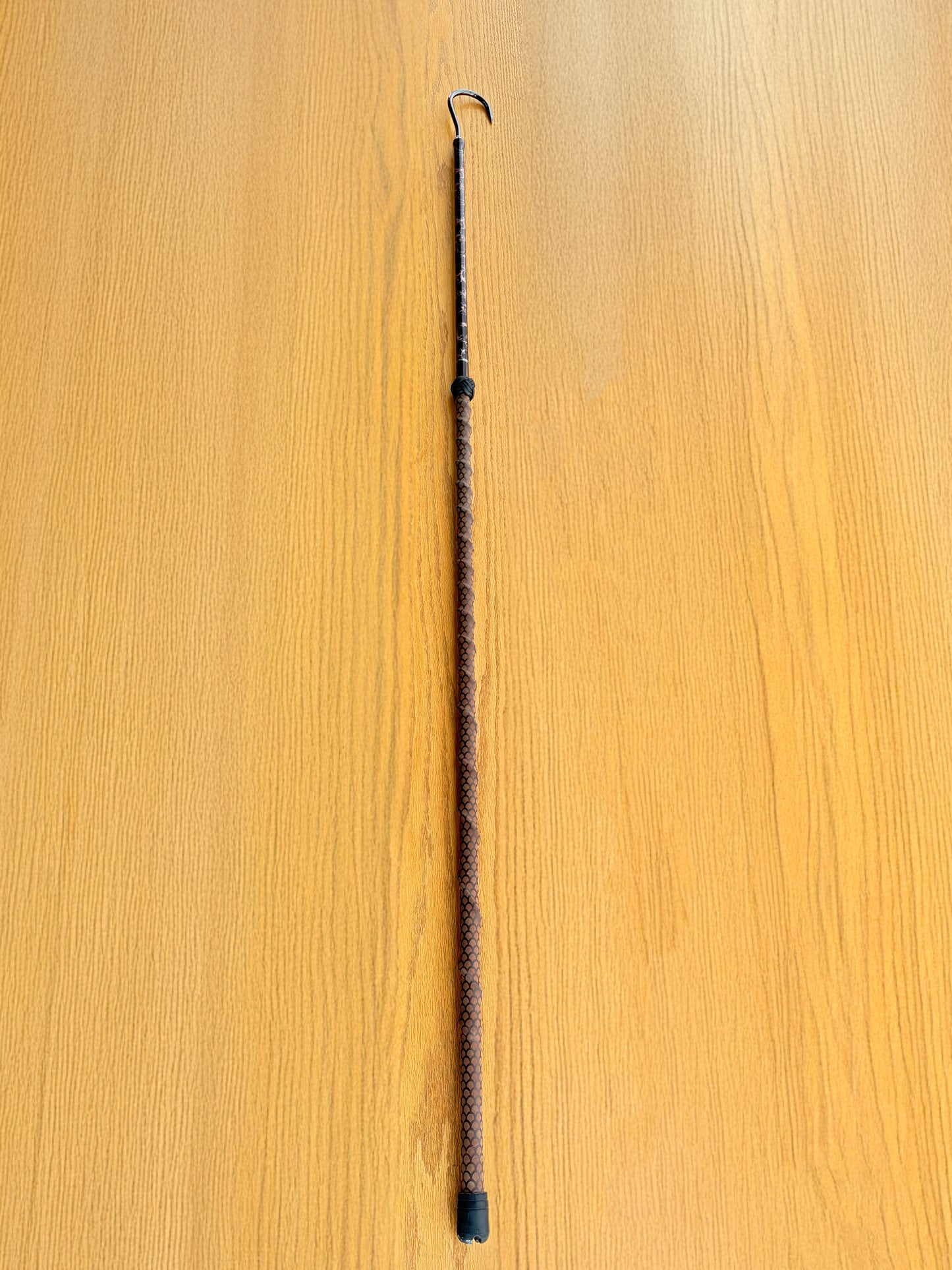 Dahunter Carbon Fiber Gaff with Knotted Grip and Decorative Shaft, 4Ft Length and 2-Inch Tiller Hook